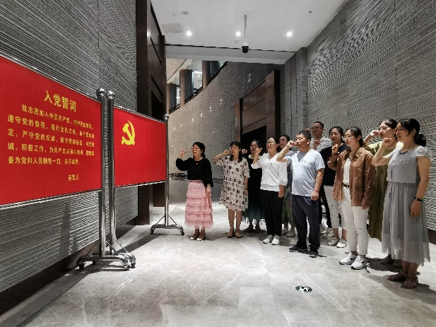 建筑工程学院开展迎"七一"主题系列党日活动